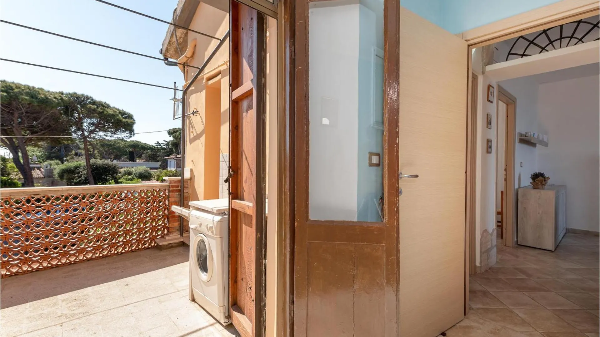 Awesome Apartment In Giannella With Kitchenette 0*,