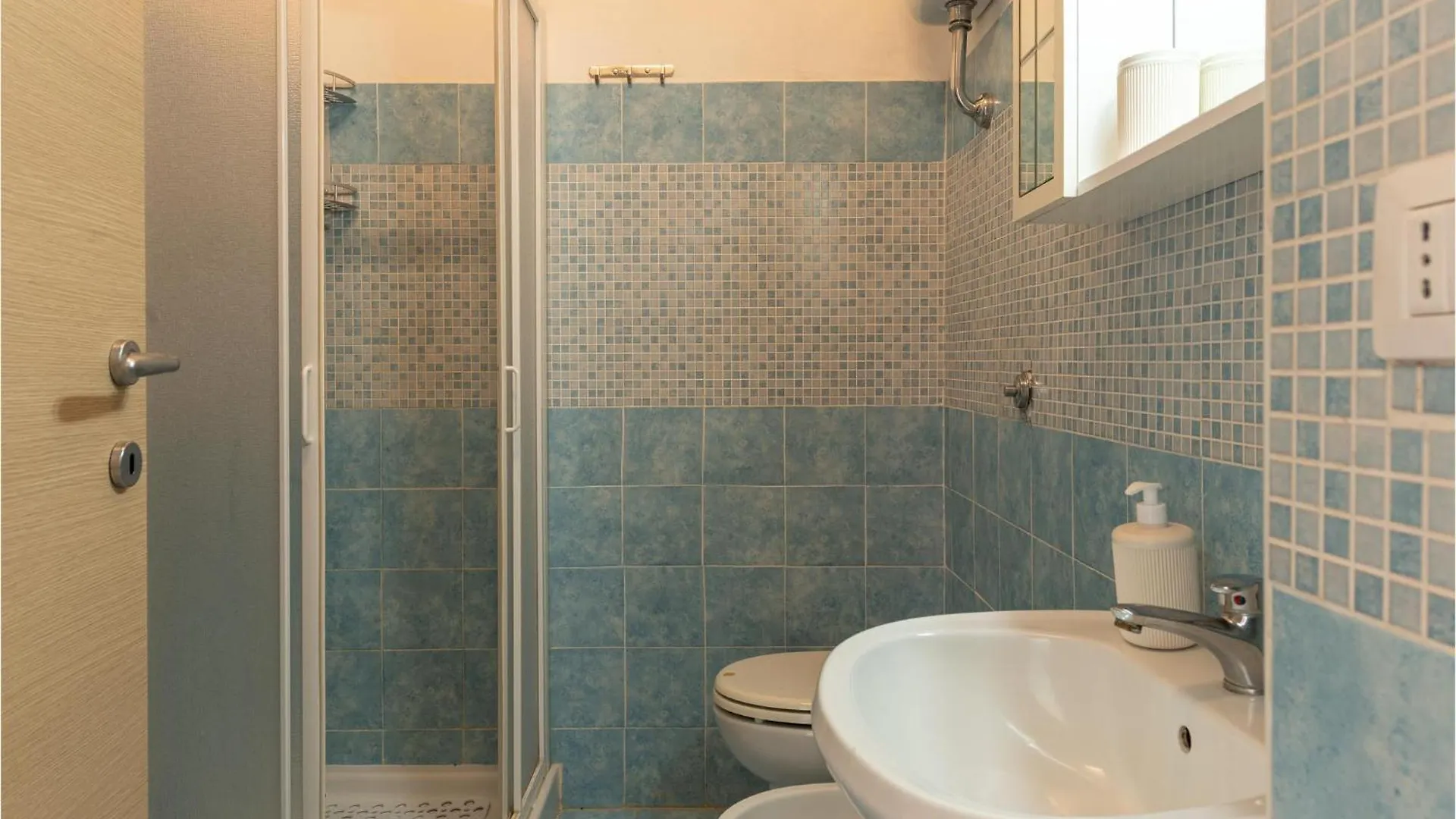 Awesome Apartment In Giannella With Kitchenette 0*,